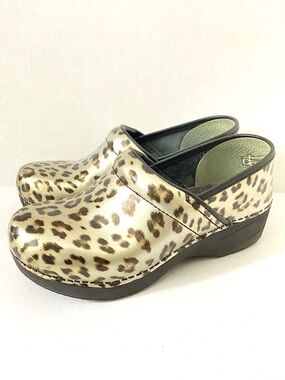Dansko XP 2.0 Nursing Patent Wild Leopard 37